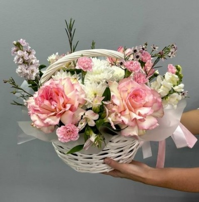 Букет цветов Корзина с французскими розами